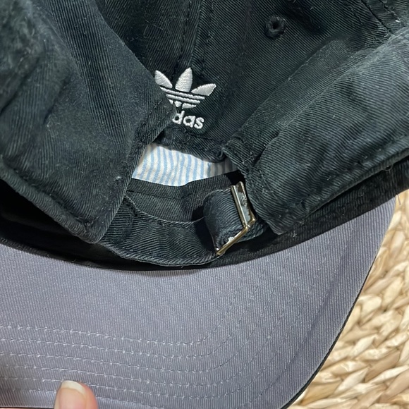 Adidas hat - Picture 2 of 4